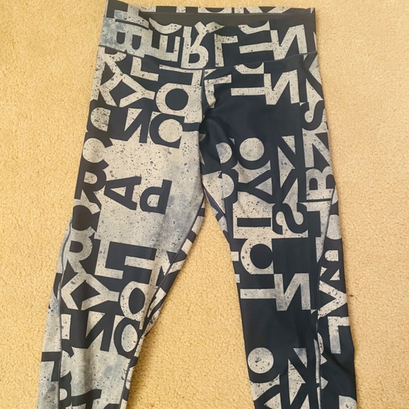 Workout pants and onsy - Picture 4 of 9